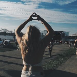 Meet your Posher, Hallie